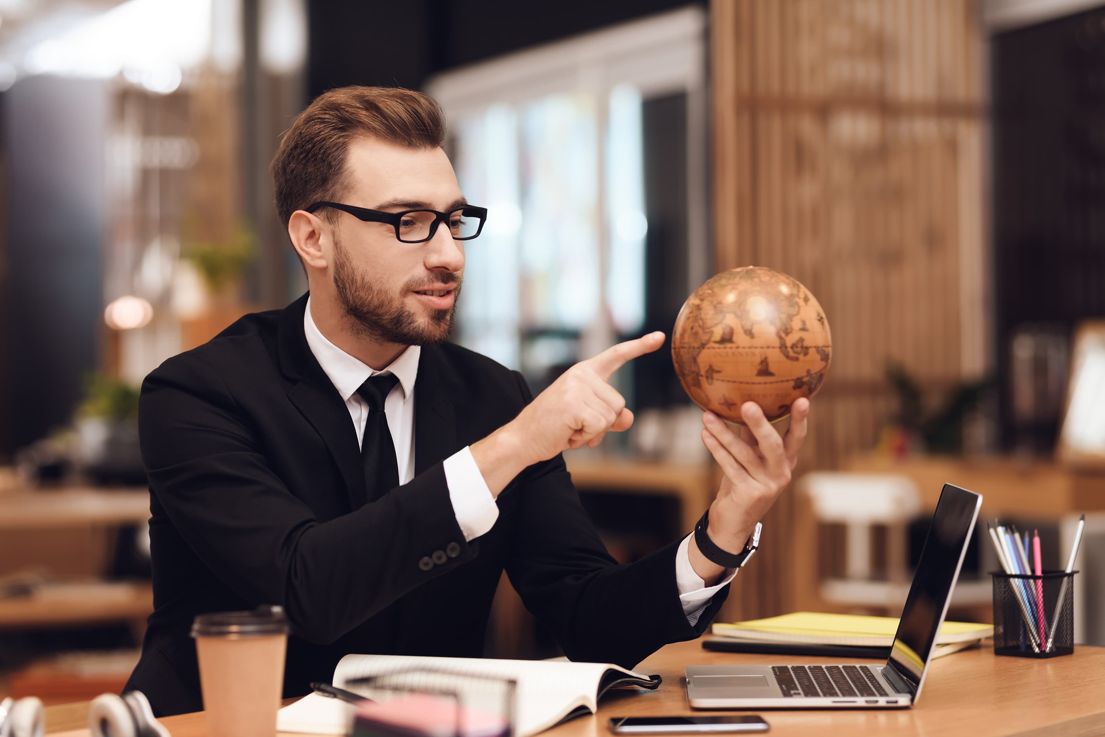 Advisory and Financial Strategy